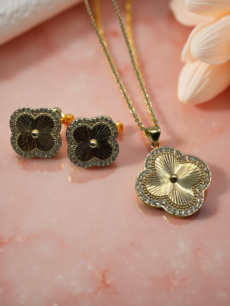 Elegant Clover Necklace & Earrings set