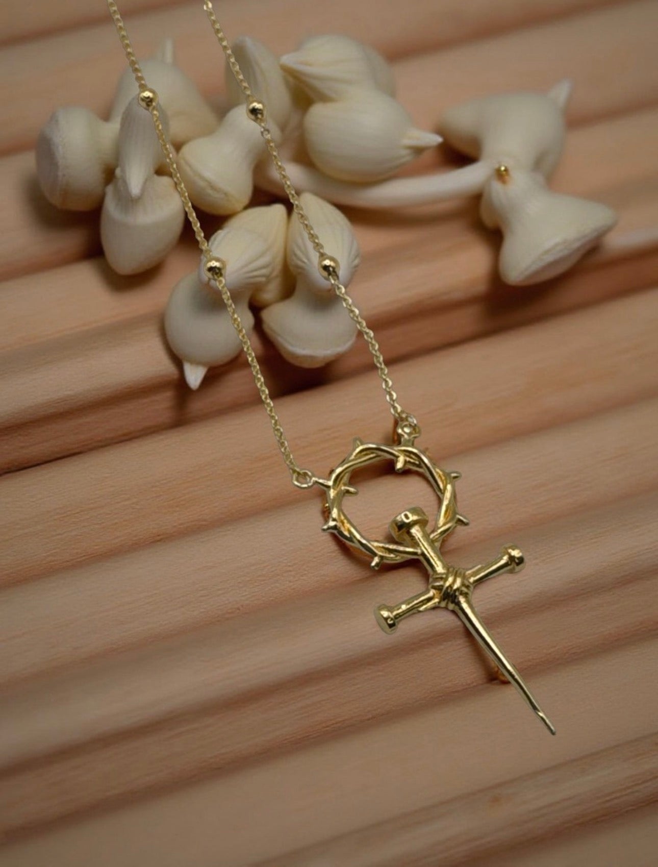 Elegant Gold Thorn Cross Necklace for Women – Faith-Inspired Pendant