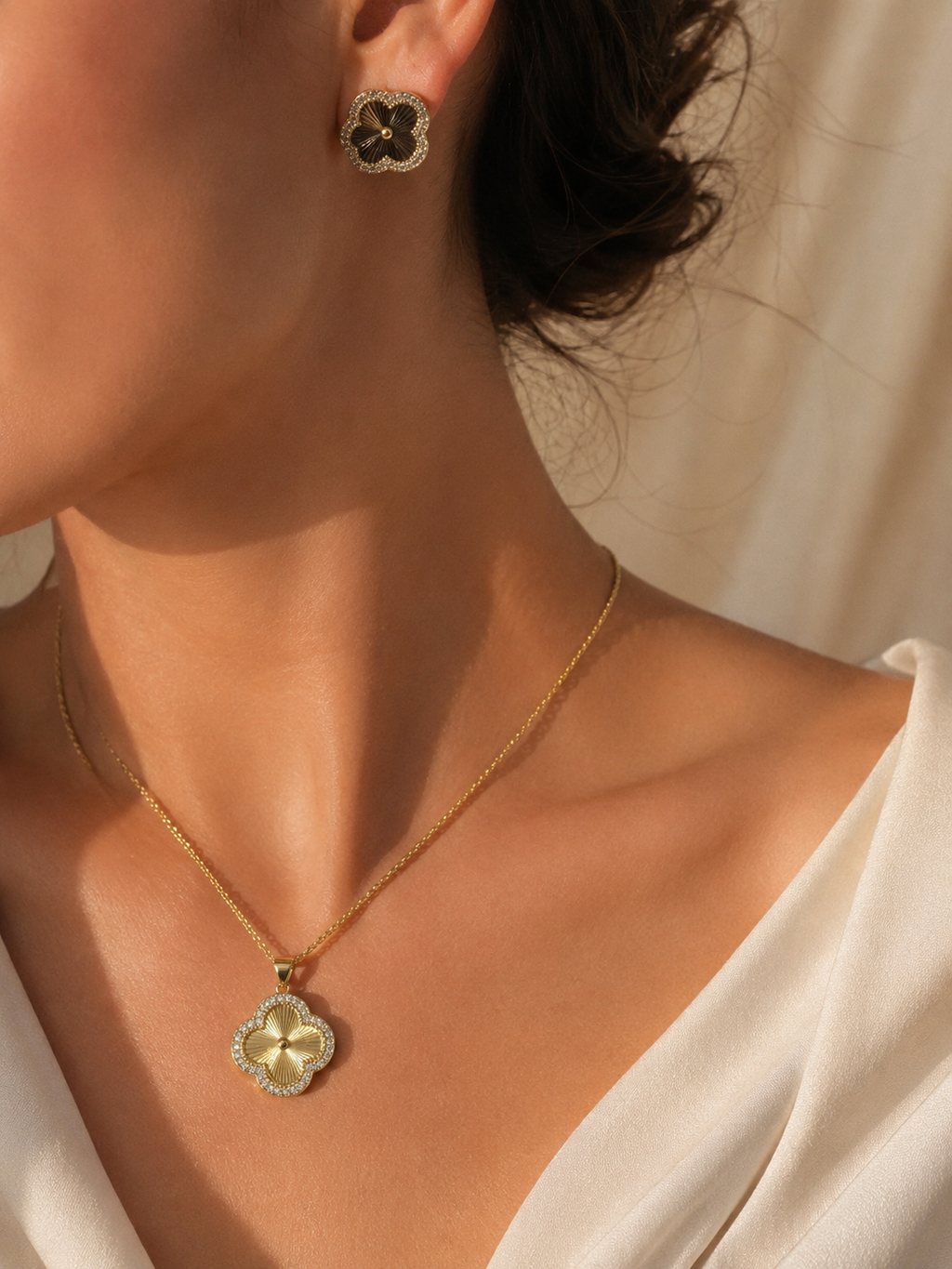 Elegant Clover Necklace & Earrings set